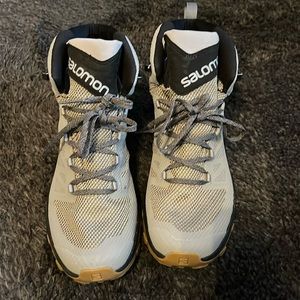 Salomon outline contagrip hiking boots for men